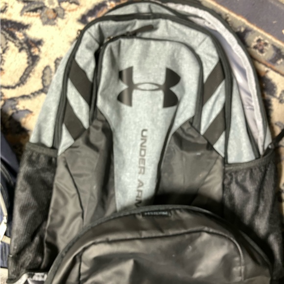 Under Armour Backpack - Picture 1 of 1